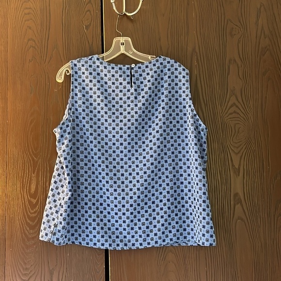 Notations sleeveless blue blouse with square design. Size XL - Picture 5 of 6